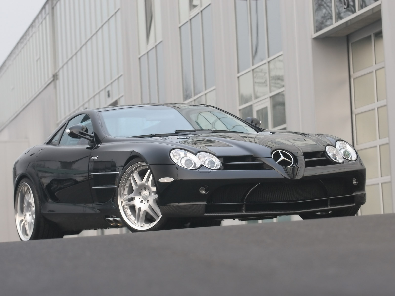 1109_Brabus-SLR-McLaren-based-on-Mercedes-Benz-SLR-McLaren