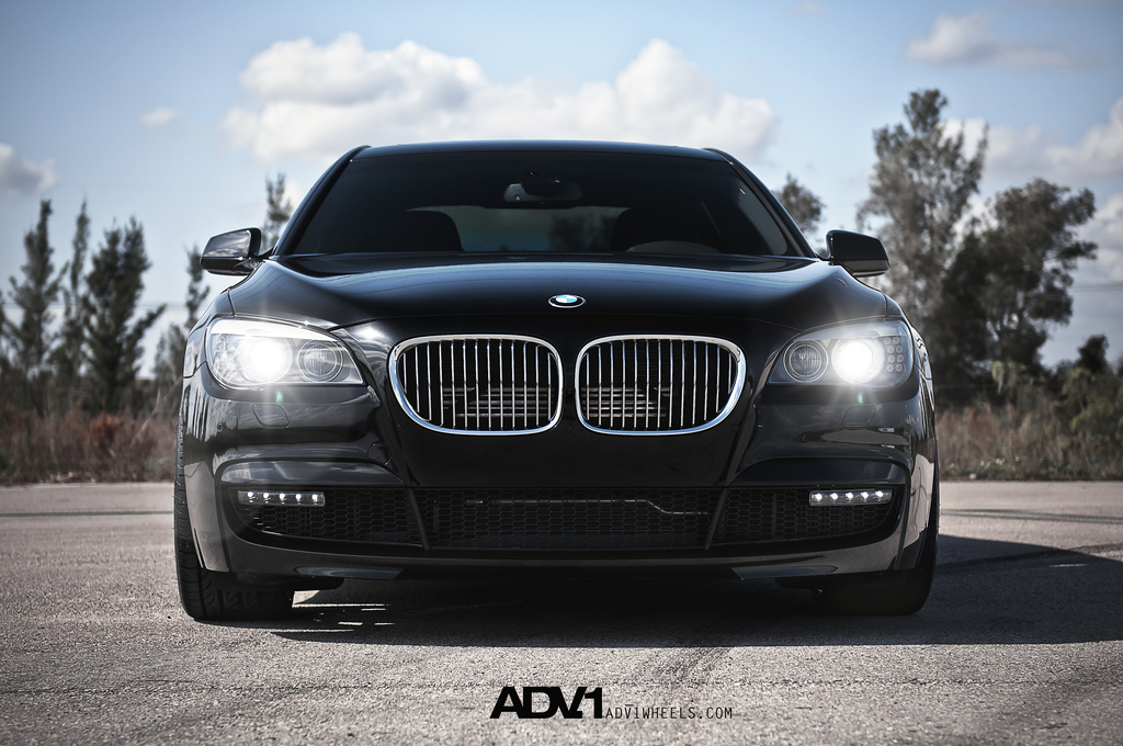 ADV.1-BMW-7-Series-photo-04